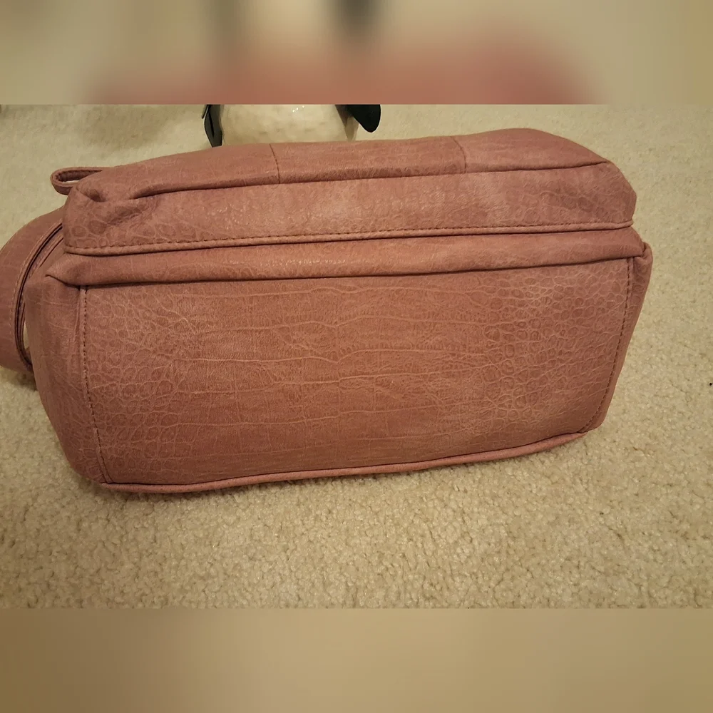 Bueno Collection, NWT, Woman's Hand/Cross Body Bag - Picture 5 of 9